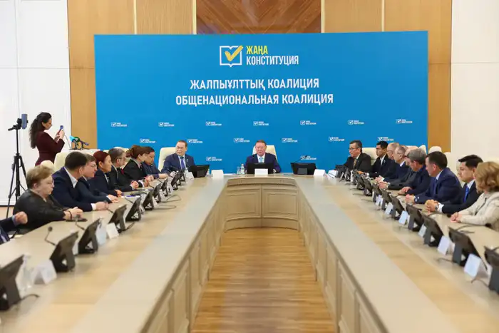 Костанаю разъяснили проект новой Конституции Атырау
