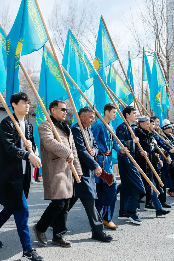 Парад в Атырау: 5 000 участников отмечают богатство казахской культуры и единство народа Атырау