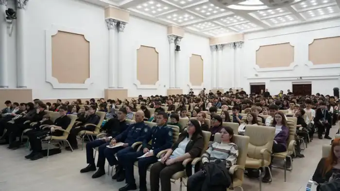 В ВКО прошло профилактическое мероприятие с участием 500 студентов Атырау