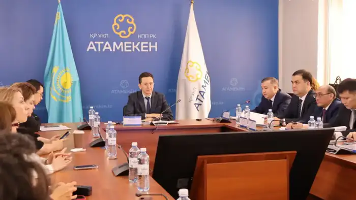 Предприниматели узнали о механизме «Чистого листа» от КГД на семинаре Атырау
