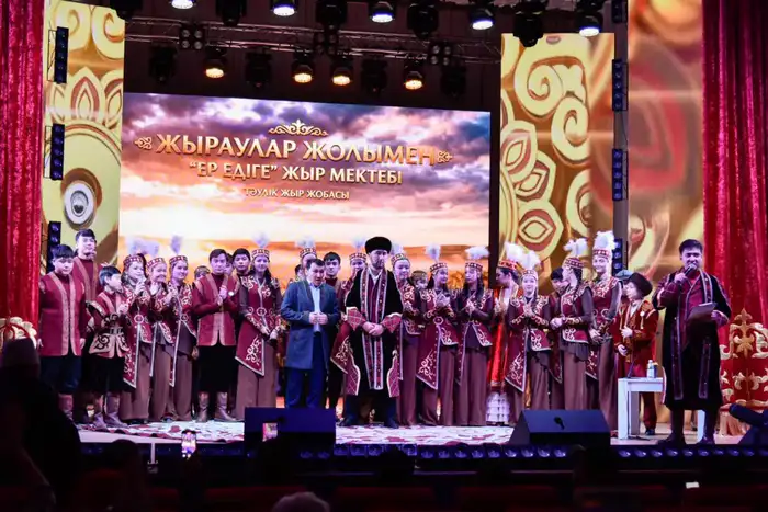 В Актобе жыр-проект «Жыраулар жолымен» внесен в мировой реестр рекордов (3)
