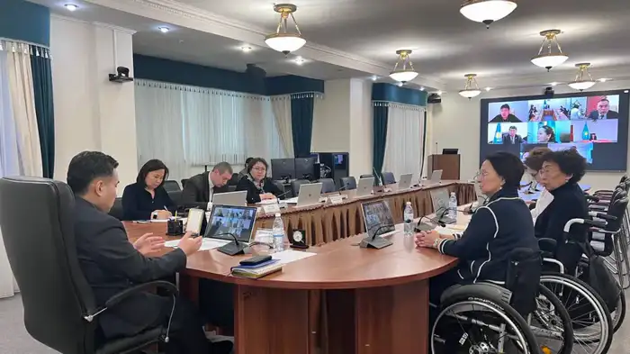 Встреча министра труда с активистами по правам людей с инвалидностью Атырау
