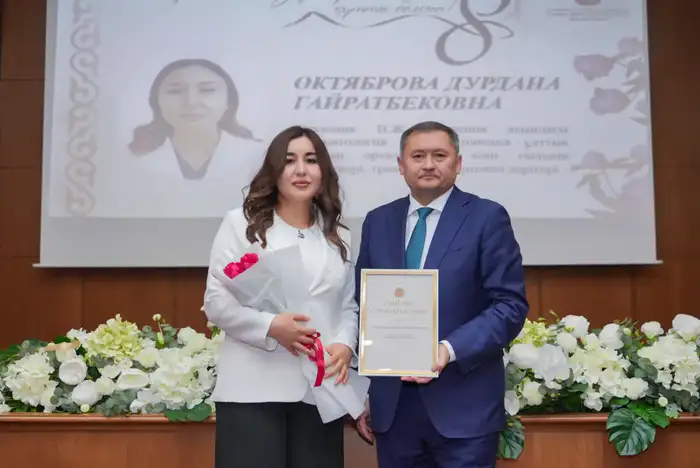 ИСПОЛНЕНИЕ ПОРУЧЕНИЯ ПРЕЗИДЕНТА: ЖЕНЩИНАМ-УЧЕНЫМ ВРУЧЕНЫ СЕРТИФИКАТЫ НА ЖИЛЬЕ (3)