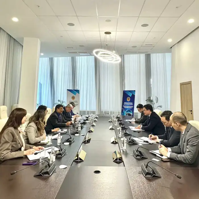 Глава АСПиР Асет Иргалиев провел встречу со Всемирным банком по стратегическому развитию транспортного сектора Казахстана Атырау