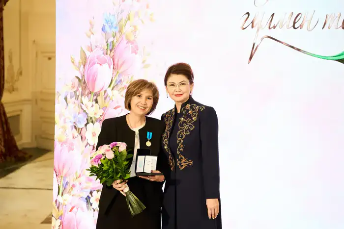 В честь 8 Марта от имени Президента вручены государственные награды (4)