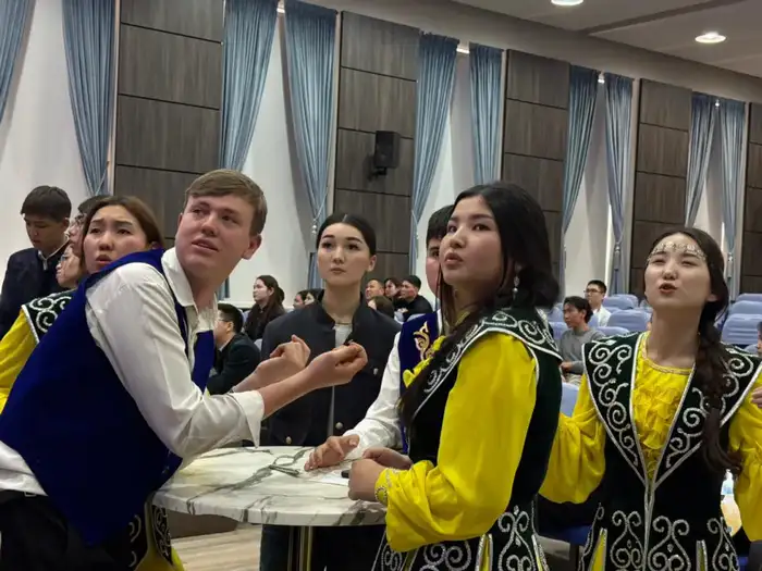 Интеллектуальная игра на знание традиций прошла среди студентов вузов Шымкента в рамках Наурызнама (3)