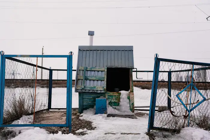 Колодец в микрорайоне на 804-м километре, откуда люди набирают воду