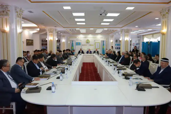 В Астане прошла презентация книги Шархана Казыгула (8)