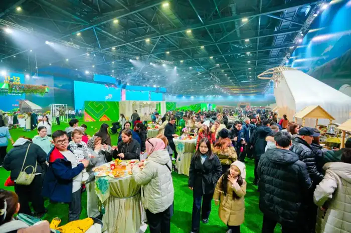 В Астане открыли голографическое шоу «Жеті қазына» на Наурыз (8)