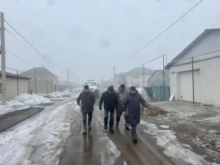 В Акмолинской области усилены противопаводковые меры: вывоз снега ведётся круглосуточно (5)