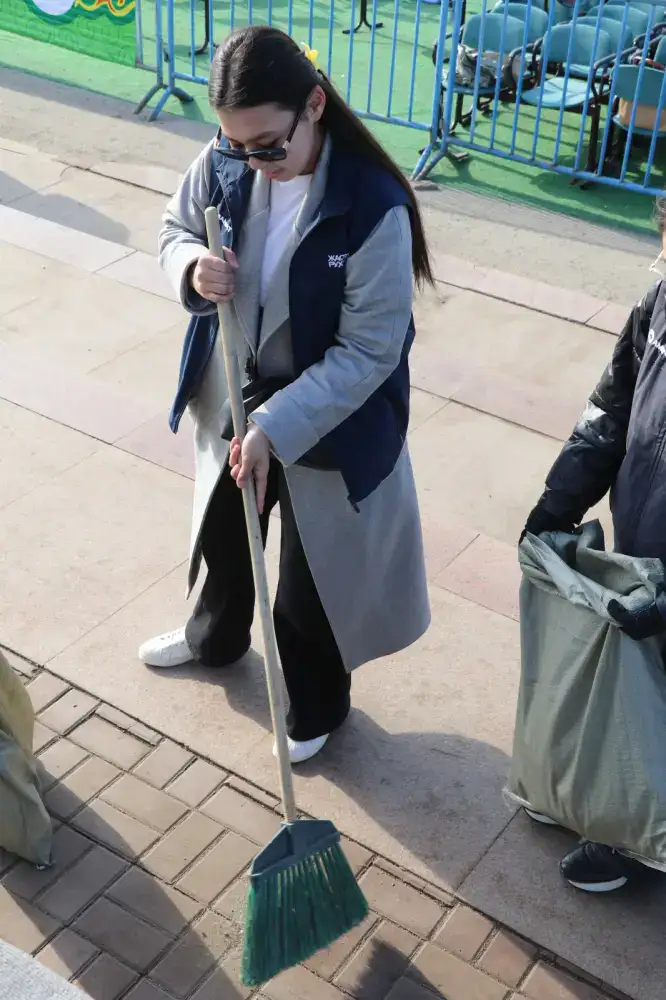 Тазару күні: в Актобе молодежь привела в порядок парки Атырау