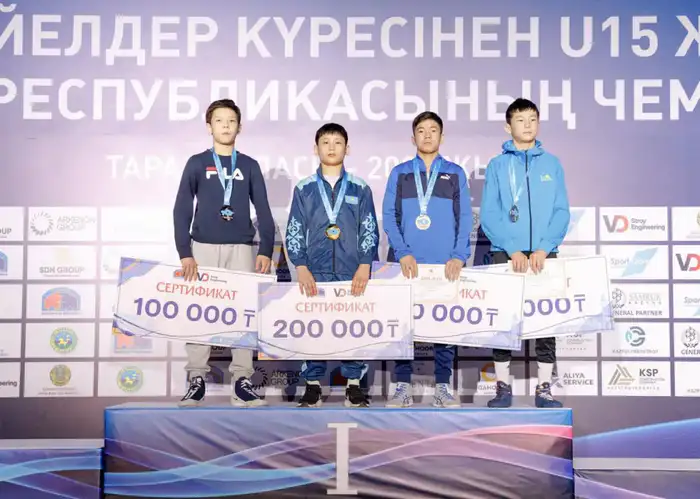 Трое борцов из области Абай стали чемпионами Казахстана (2)