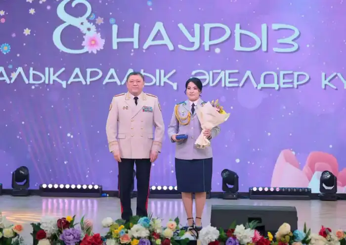 Страж порядка — ангел-хранитель: капитан полиции из ВКО спасла семью от угарного газа Атырау