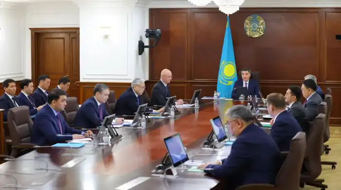 Премьер-министр Олжас Бектенов инициировал активизацию региональных программ по обеспечению доступным жильем Атырау