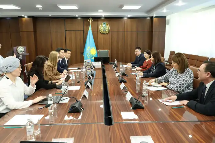 Внедрение современных технологий в казахстанские школы: встреча министра просвещения с Google for Education Атырау