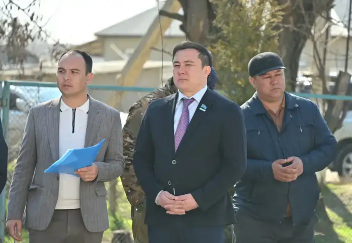 В ТУРКЕСТАНСКОЙ ОБЛАСТИ ОТКРЫЛИ МЕМОРИАЛЬНУЮ ДОСКУ В ПАМЯТЬ О ПОГИБШЕМ ФЕЛЬДШЕРЕ УЛДАНЕ МЫРЗУАН Атырау