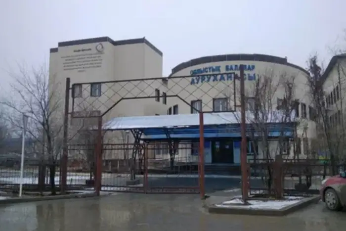 Смерть шестимесячного ребенка в Атырау: Управление здравоохранения объясняет невозможность санавиации и последствия для системы экстренной помощи Атырау