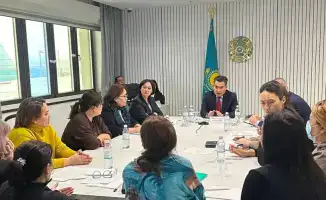 Встреча Ертаева с родителями в Алматы