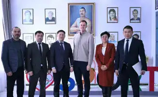 Спортсмены и эксперты обсуждают принципы закона и порядка с учащимися школы-интерната