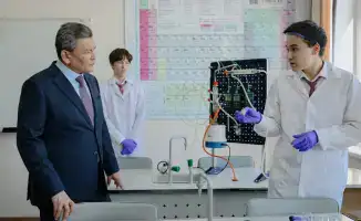 Посещение акима области Назарбаев Интеллектуальной школы: поддержка талантливой молодежи как ключ к будущему региона