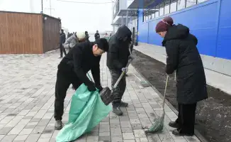В Астане прошел праздник очищения: участники убрали территорию и отметили ценности Наурыза