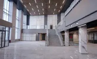 Олжас Бектенов проверяет модернизацию ж/д вокзала Кокшетау в рамках обновления транспортной инфраструктуры Казахстана