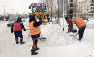 Три тысячи дорожных рабочих и 1650 единиц техники работают над уборкой снега в Астане