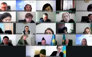 Обсуждение повышения эффективности коммуникации и улучшения учебных планов на аппаратном совещании в Комитете
