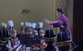 Концерт «Сен үшін» в Алматы: музыкальные произведения и выставка национальной одежды к Международному женскому дню