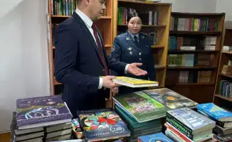 Книги для библиотек женских исправительных учреждений и колоний для несовершеннолетних: первая партия передана в Алматинской области