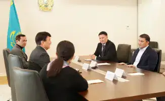 Обсуждение развития культуры и поддержки талантов на встрече акима Туркестанской области с деятелями искусства