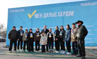 Голосование как гражданский компас: Аким Алматинской области Марат Султангазиев на референдуме в Қонаеве