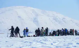 Подводная битва: кто поймает 2 миллиона тенге?
