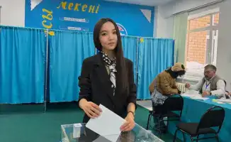 Первое голосование 18-летней жительницы Астаны: участие молодежи в выборах как отражение гражданской ответственности