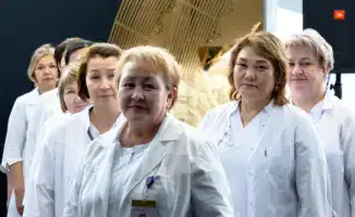Медики Астаны поддержали новую Конституцию акцией перед референдумом
