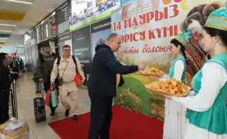 Праздничная акция в аэропорту Алматы укрепляет традиции и культурные связи в обществе