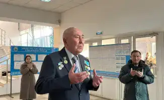 Аксакал Амангельды Беспаев проголосовал на референдуме в Шенгельды, подчеркивая важность участия старшего поколения