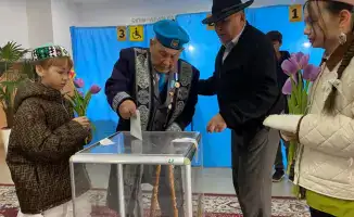 102-летний ветеран Великой Отечественной войны участвует в республиканском референдуме, подчеркивая значимость выбора для будущих поколений