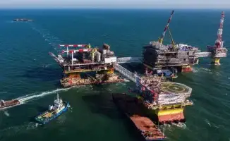 Казахстан приостановил совместные проекты с Лукойлом, что может привести к замедлению разработки ключевых месторождений из-за международных санкций
