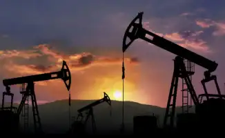 Мировые цены на нефть снова выросли: Brent выше 100 долларов на фоне военной операции США и Израиля против Ирана