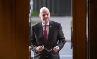 Президент ФИФА Джанни Инфантино подтвердил, что организация продолжает поддерживать участие сборной Ирана в чемпионате мира, несмотря на существующие вызовы. Инфантино отметил, что у ФИФА нет альтернативного плана и они сосредоточены на обеспечении участи