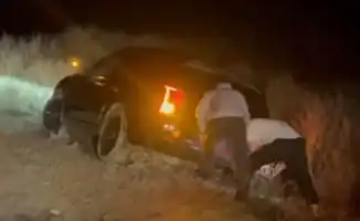 Ночная операция под Атырау: спасены 12 человек из застрявших в грязи автомобилей