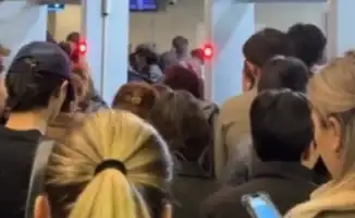 Жители Алматы недовольны новыми турникетами в метро: очереди из-за медленного считывания билетов