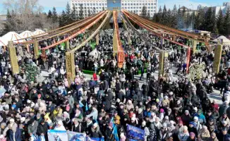 В Петропавловске активно отмечают Наурыз мейрамы, где традиции встречаются с современными цифровыми технологиями. Главной площадкой празднования стали центральные улицы города, где жители и гости могут насладиться культурными мероприятиями и яркими выступ