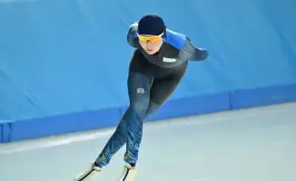 Сборная Казахстана по конькобежному спорту завоевала золото на чемпионате мира, а женская команда одержала победу в командном спринте юниорского чемпионата мира в Инцелле, Германия!