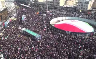 Массовые похороны в Тегеране: десятки тысяч прощаются с высокопоставленными жертвами ударов США и Израиля