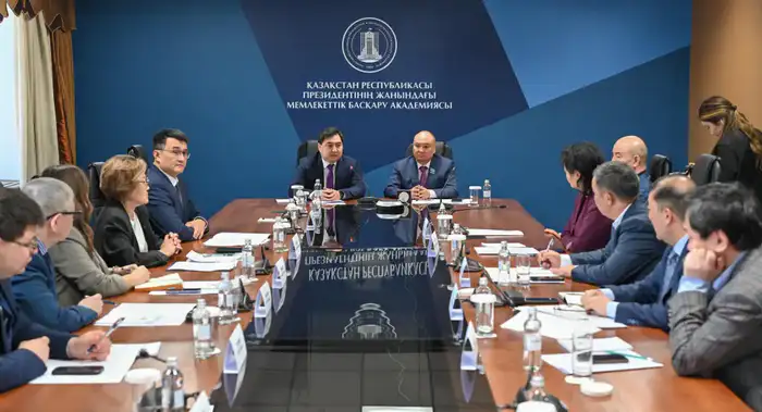 Новый состав Общественного совета при Агентстве по делам государственной службы провел первое заседание (4)