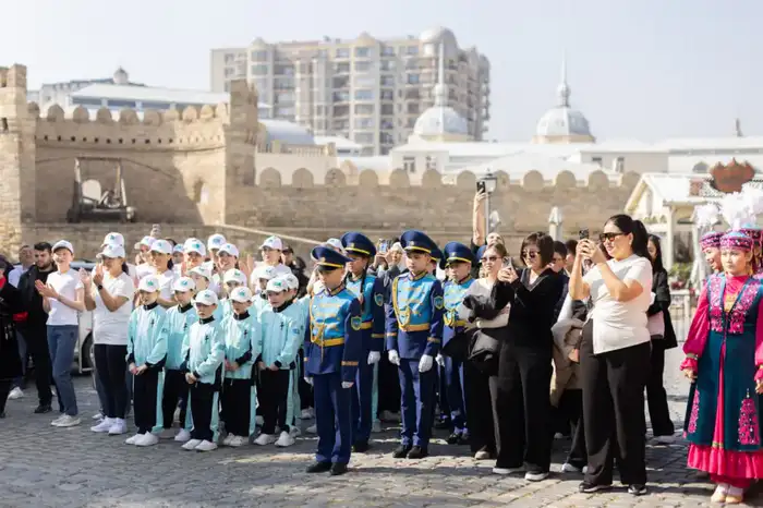 Успех класса «Жаубасар» на Baku Art Festival подчеркивает важность сотрудничества армии и образования для патриотического воспитания школьников Атырау