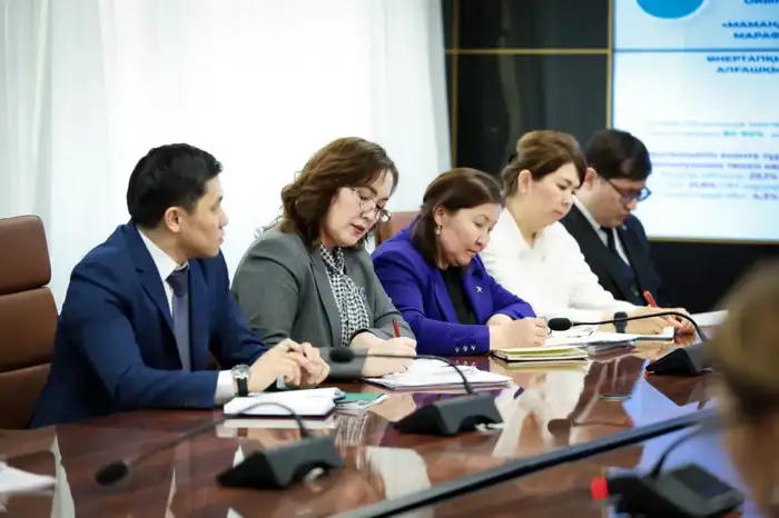 В Министерстве просвещения РК подведены итоги обсуждения качества знаний школьников и реализации программы «Адал азамат» Атырау