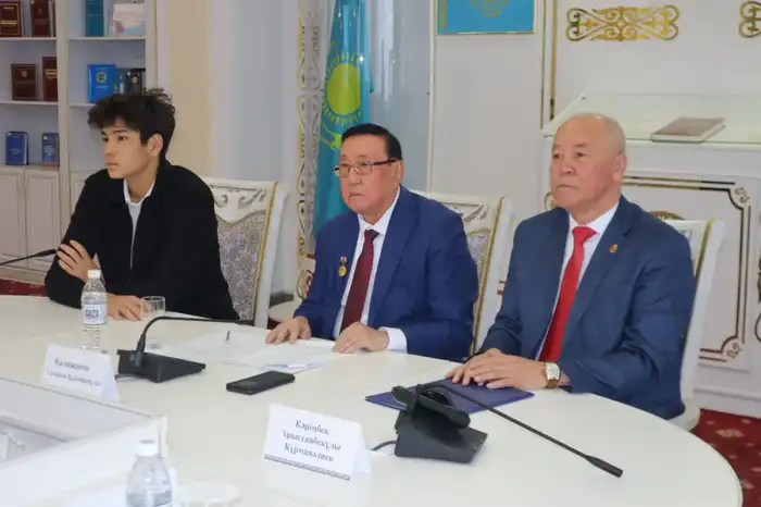 В Национальной академической библиотеке Казахстана прошел литературно-музыкальный вечер, посвященный 80-летию Шомишбая Сариева Атырау